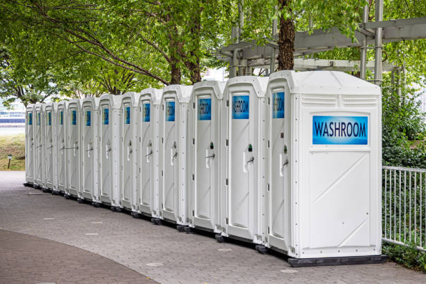 Best Portable toilet rental cost  in Estherville, IA
