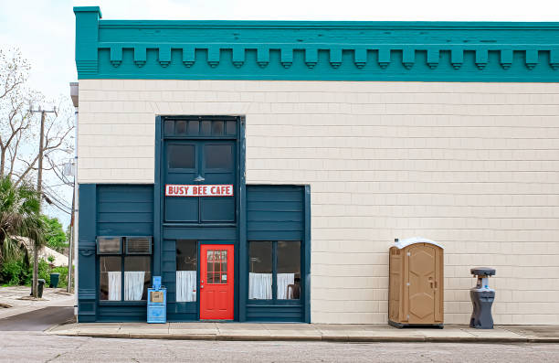Best Portable toilet rental cost  in Estherville, IA